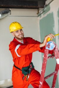 entreprise de peinture garanties supplémentaires - faire appel à un peintre professionnel en rénovation intérieure