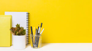 mur jaune pour bureau